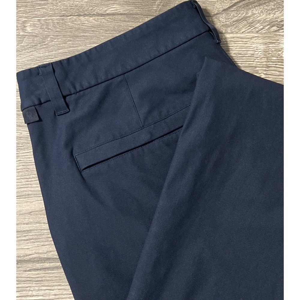 Lululemon Men's Commission Slim Fit Tapered Warpstreme Pant Size 34x32 in Navy